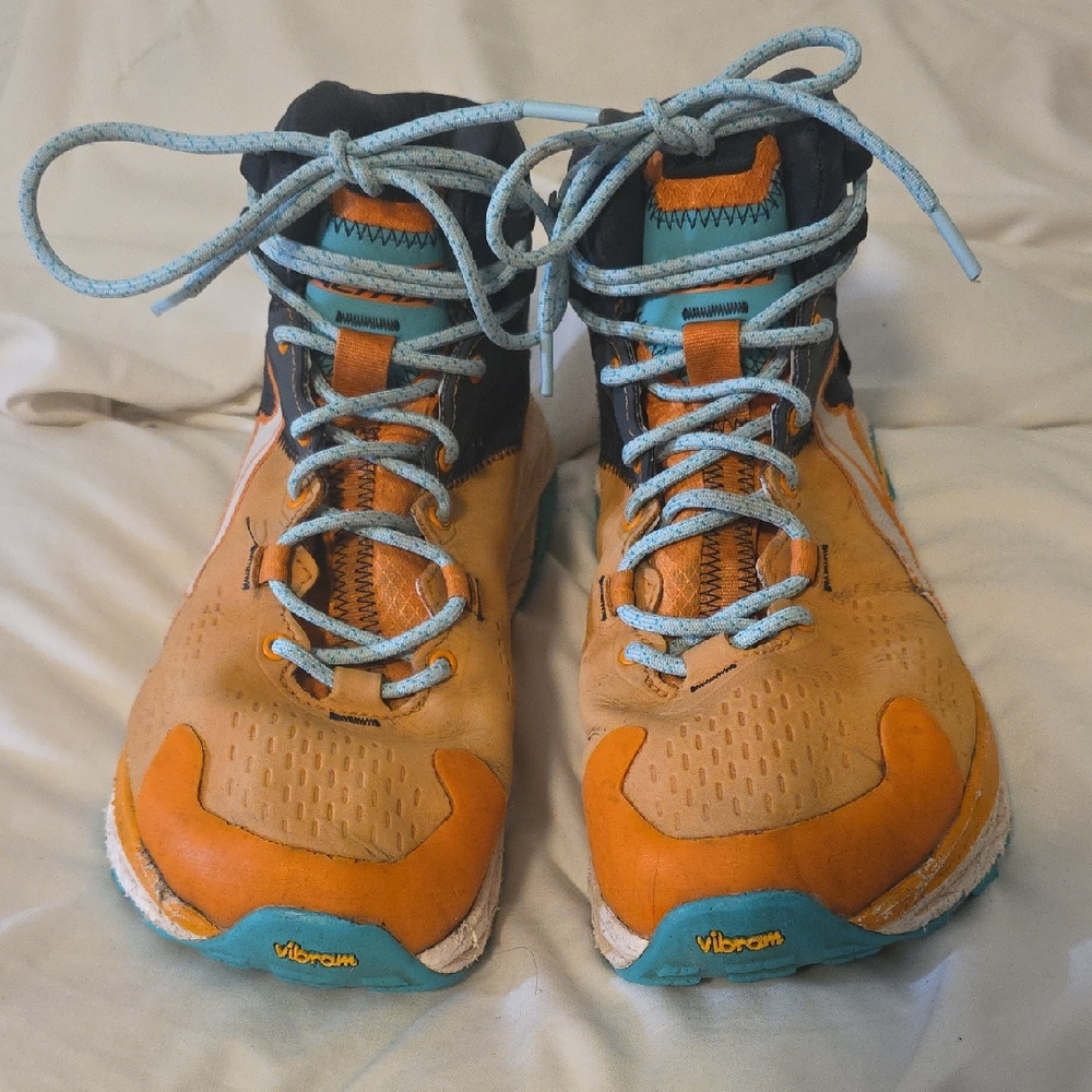 ALTRA Women's Olympus 5 Hike Mid GTX Hiking Shoe